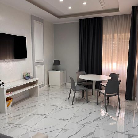 Lady Mary'S Luxury Suites Neapel Exteriör bild