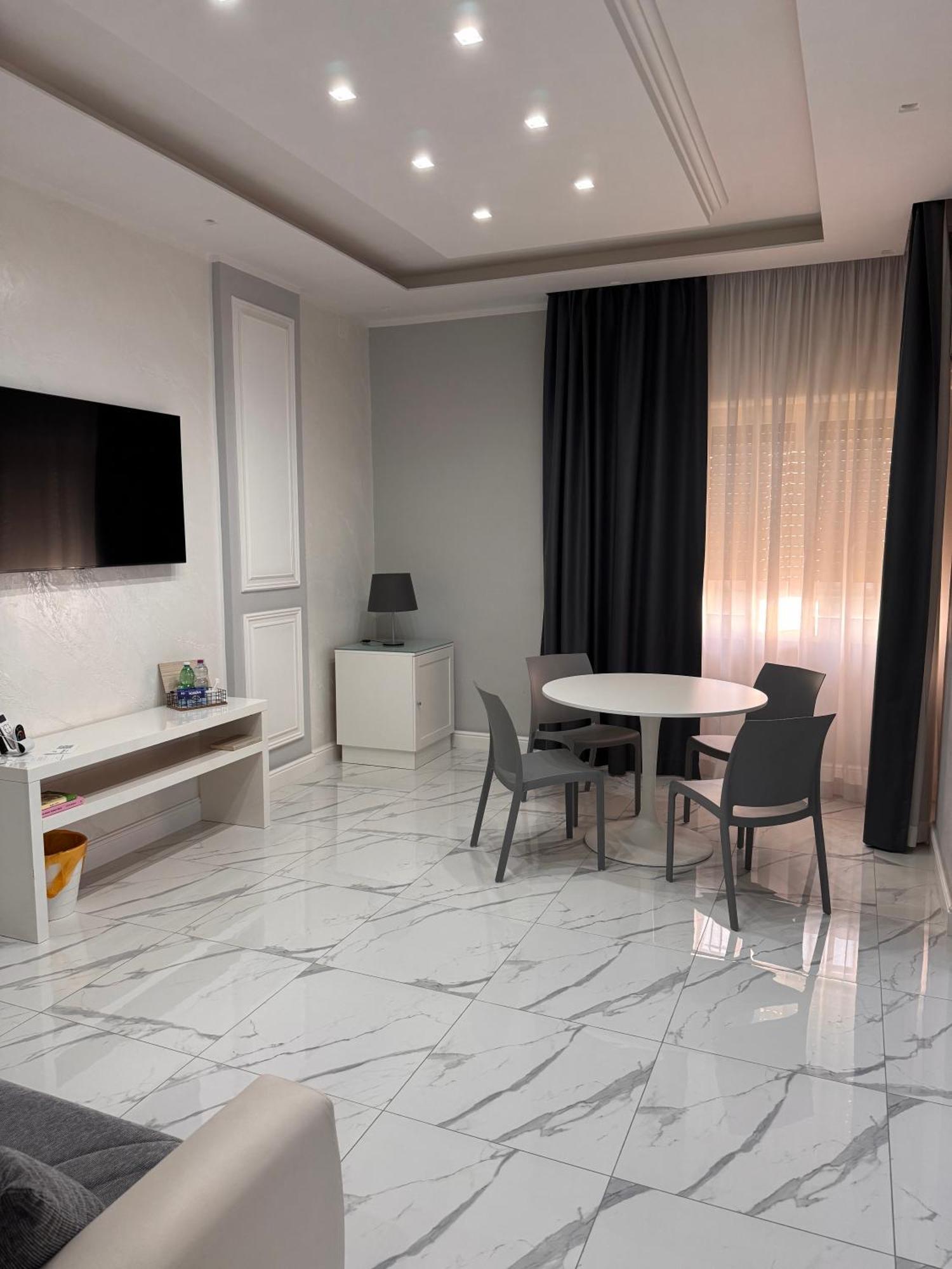 Lady Mary'S Luxury Suites Neapel Exteriör bild