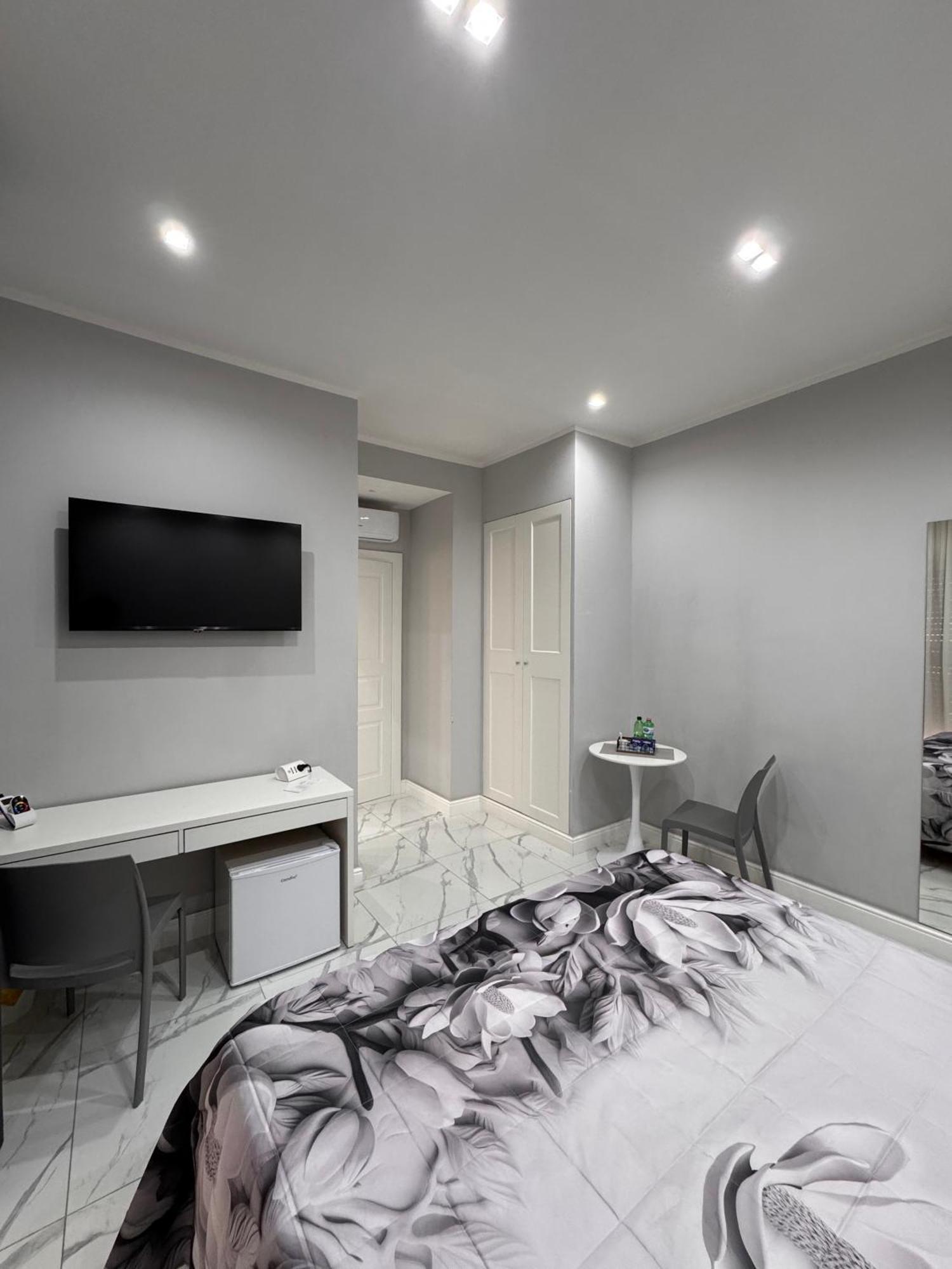 Lady Mary'S Luxury Suites Neapel Exteriör bild